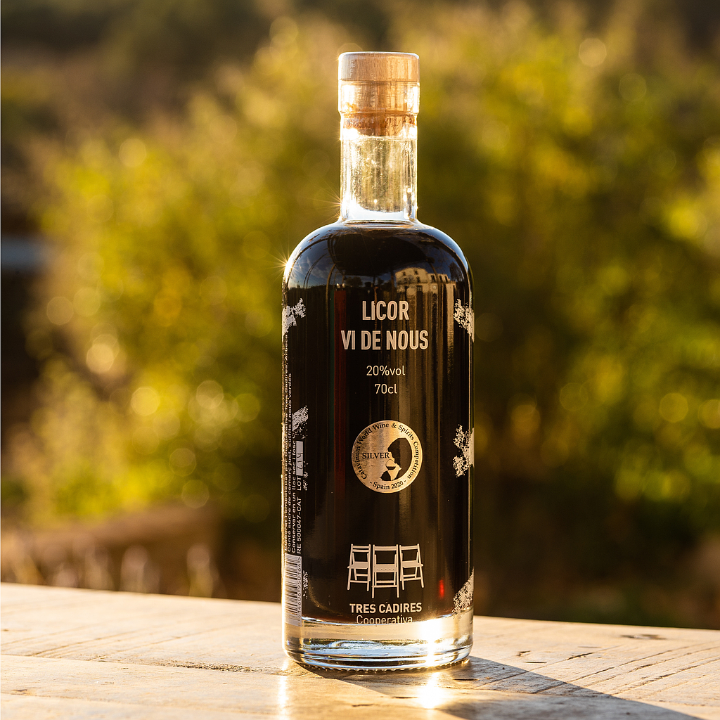 Licor vi de nous 70 cl. Tres Cadires